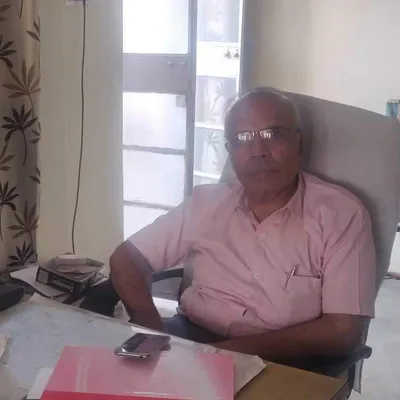 Dr. Rajesh Sekhri, Senior Eye Surgeon and Medical Director